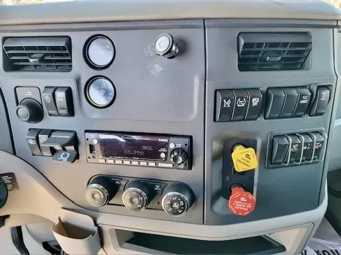 2022 Peterbilt 579