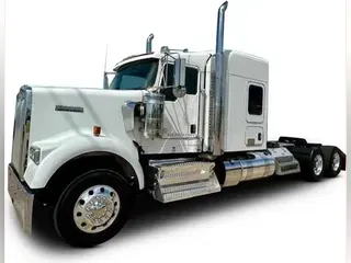 2023 Kenworth W900