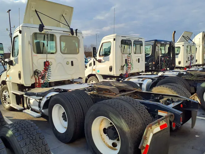 2018 FREIGHTLINER/MERCEDES CASCADIA 125