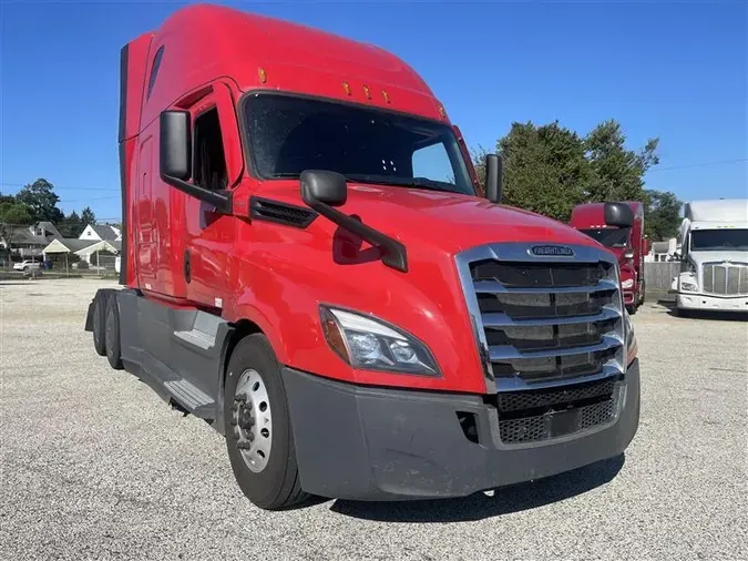 2021 FREIGHTLINER CA126