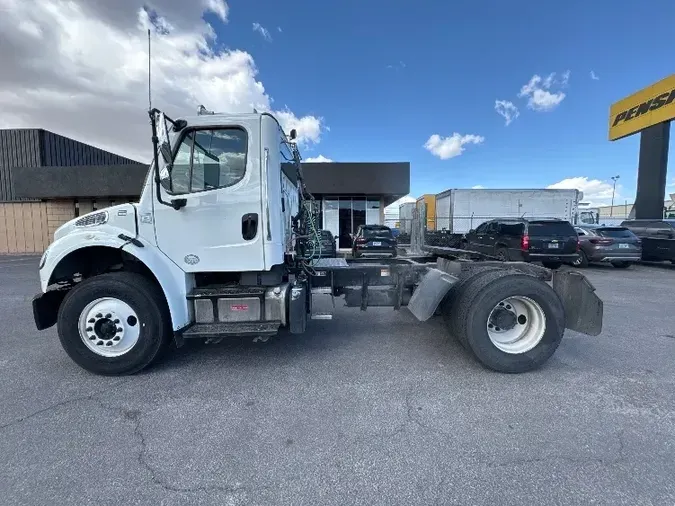 2015 Freightliner M2