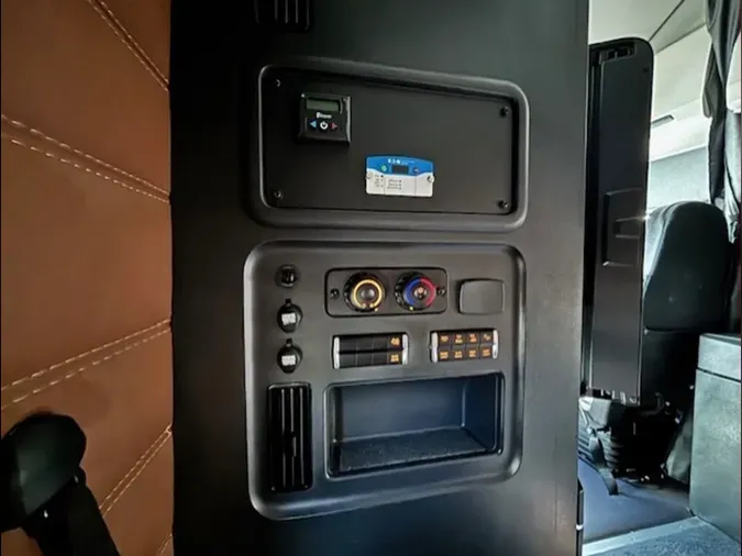2023 Freightliner Cascadia 126