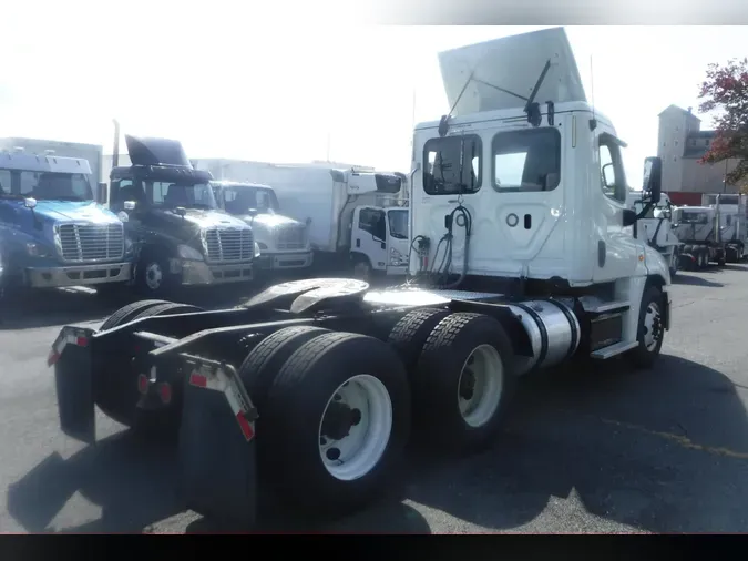 2018 FREIGHTLINER/MERCEDES CASCADIA 125