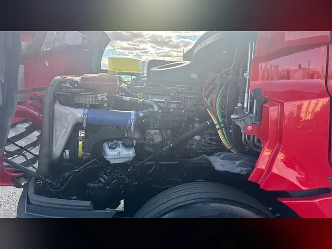 2022 FREIGHTLINER CA126