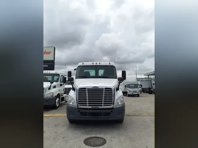 2016 FREIGHTLINER/MERCEDES CASCADIA 113