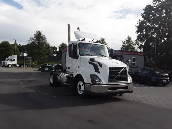 2016 VOLVO VNL42TRACTOR