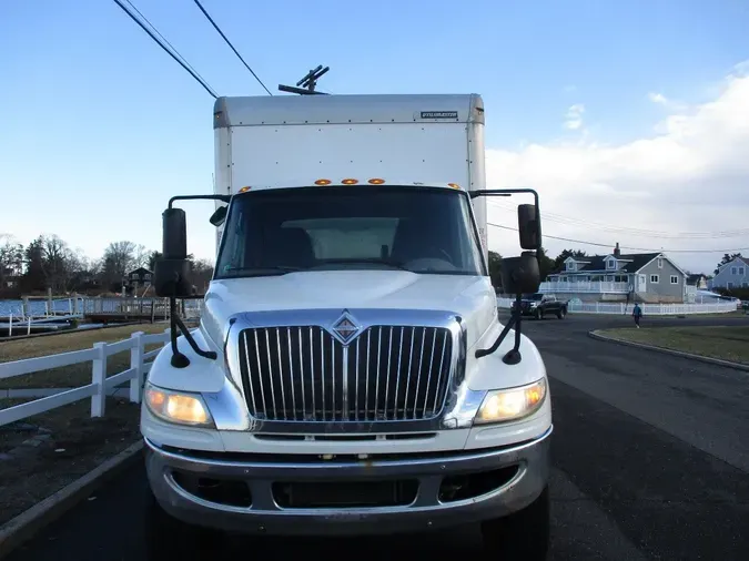 2017 INTERNATIONAL 4300