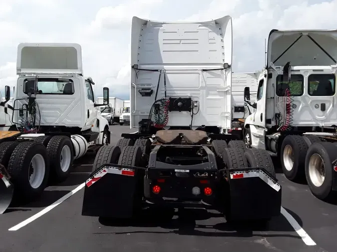 2020 VOLVO VNL64T-760