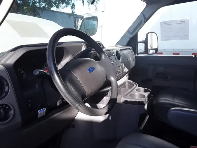 2017 FORD MOTOR COMPANY E350