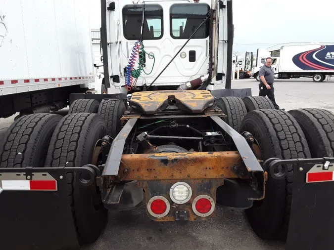 2016 FREIGHTLINER/MERCEDES CASCADIA 125