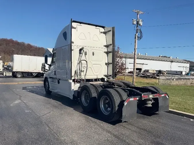 2019 Freightliner T12664ST