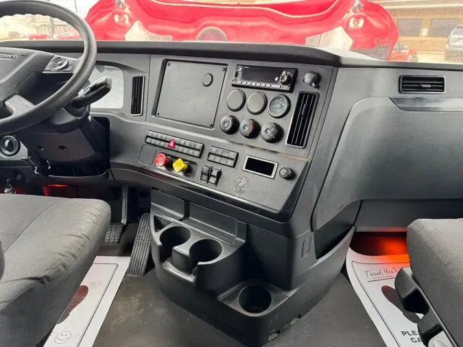 2023 FREIGHTLINER Cascadia 126