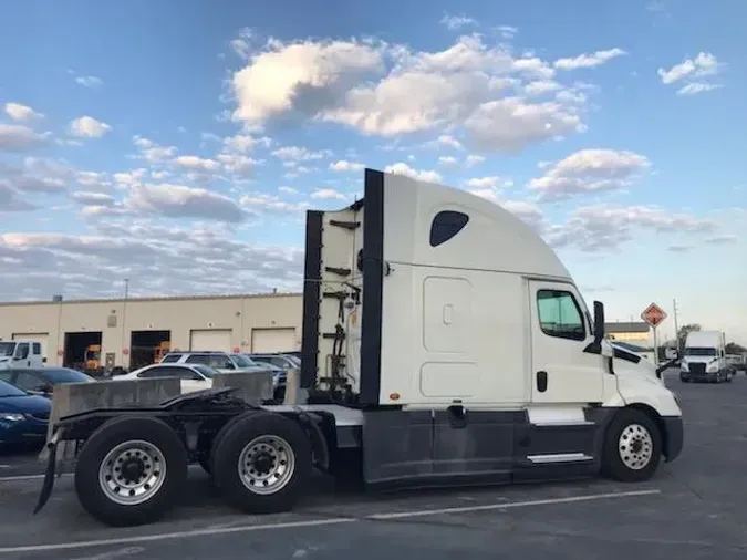 2020 Freightliner Cascadia