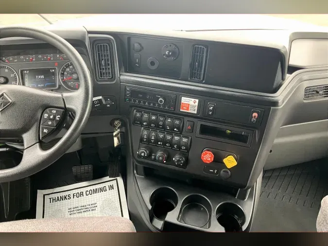 2022 INT LT625 6x4