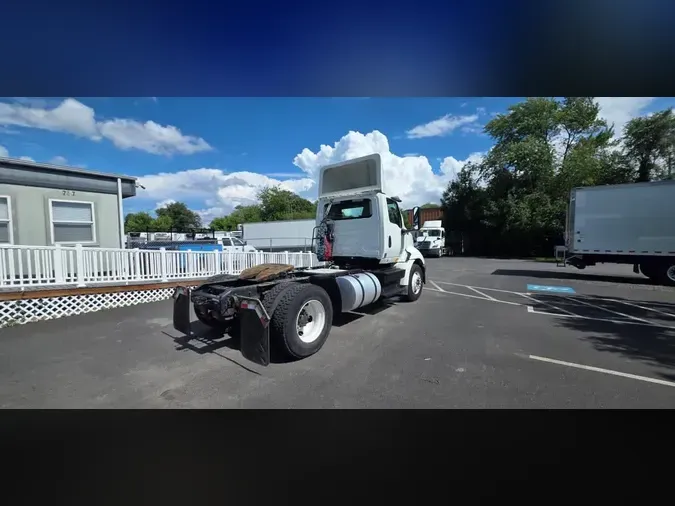 2019 NAVISTAR INTERNATIONAL RH613 DAYCAB S/A