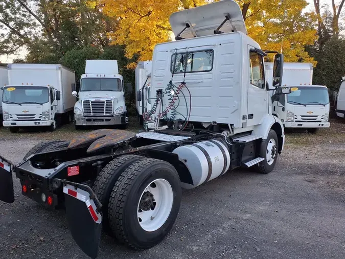 2019 VOLVO VNR42T 300