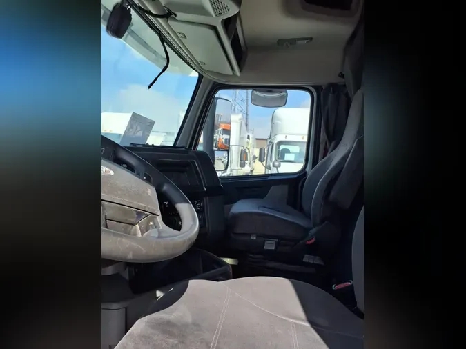 2020 VOLVO VNR64T-640