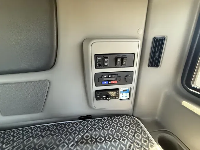 2023 International LT625