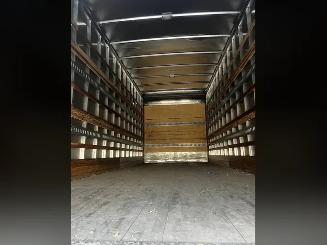 2021 FREIGHTLINER M2 106