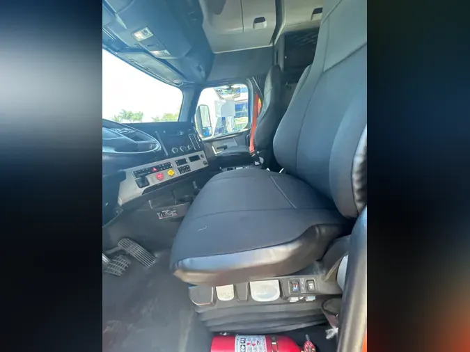 2020 FREIGHTLINER NEW CASCADIA PX12664