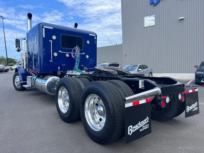 2020 PETERBILT 389