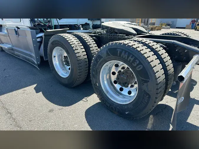 2024 Freightliner Cascadia 126