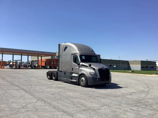 2022 Freightliner Cascadia 12620fd1007b68e73cd3d8e17520c57b574