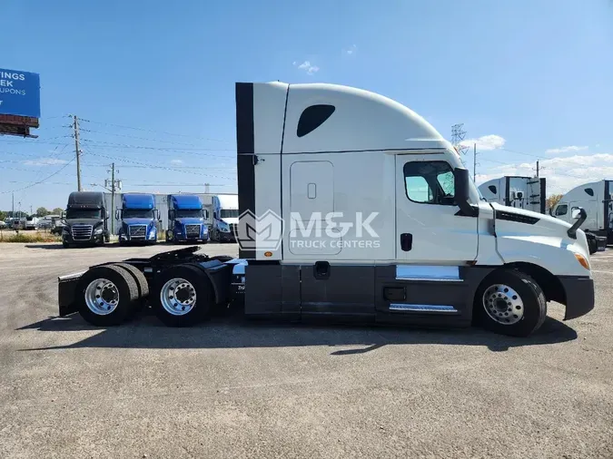 2020 FREIGHTLINER Cascadia 126