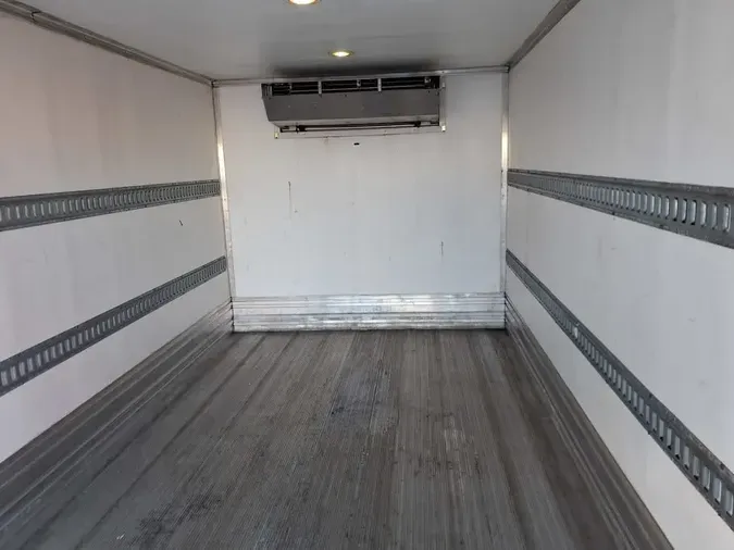 2018 ISUZU NPR21003b7fe5695dff98e7e19e18ee0961