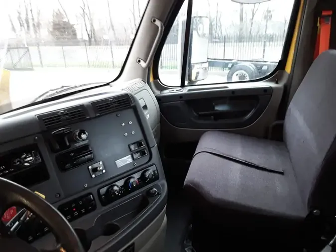 2020 FREIGHTLINER/MERCEDES CASCADIA 113210994898aaa25837b722e5203c7ab50