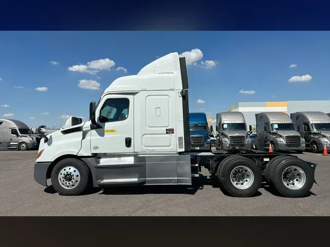 2019 Freightliner Cascadia 126