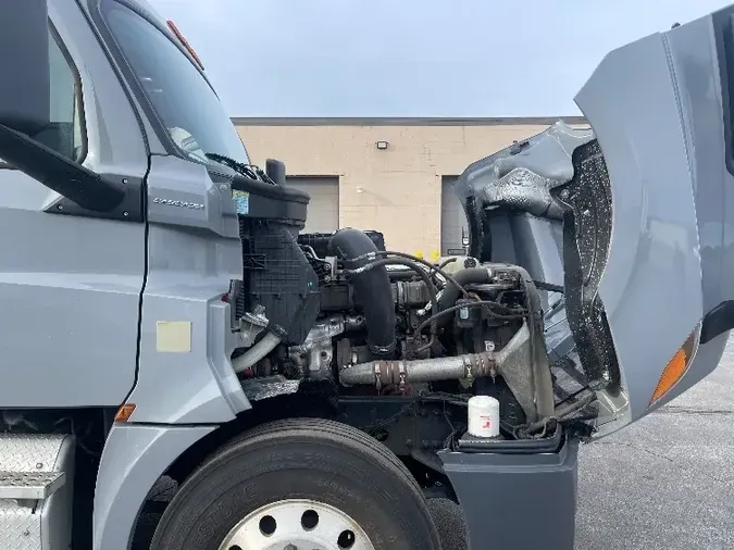 2018 Freightliner T12664ST