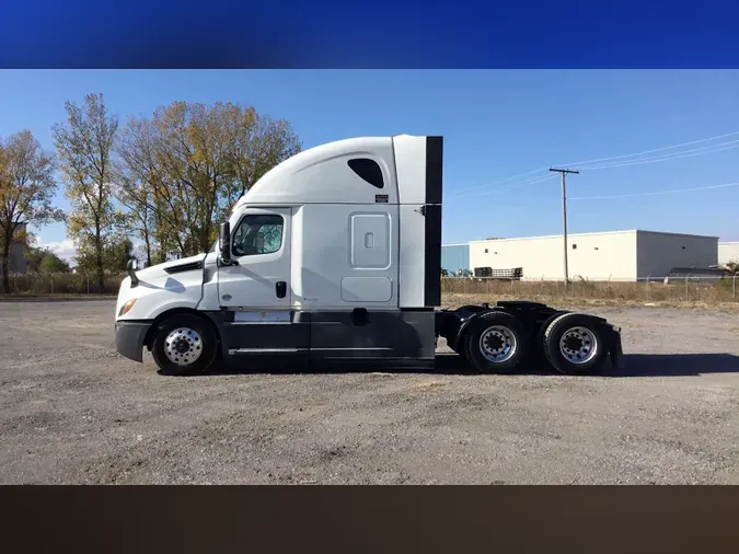2021 Freightliner Cascadia 126210c5fb6e065ea0bfd0da30c23e40f79