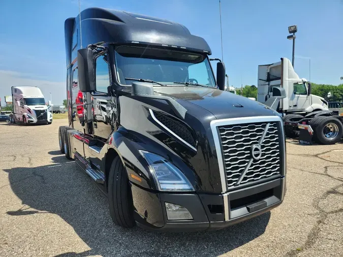 2024 VOLVO VNL64T860