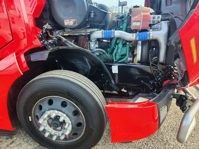 2024 VOLVO VNL64T8602110231cc0329112eee6ca476afb2e0d