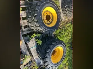 2018 John Deere 318G