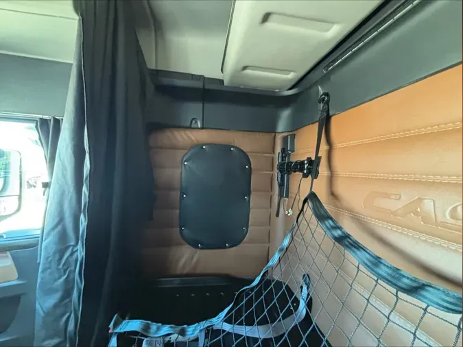 2023 Freightliner Cascadia 116