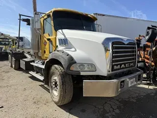 2009 MACK GRANITE GU813
