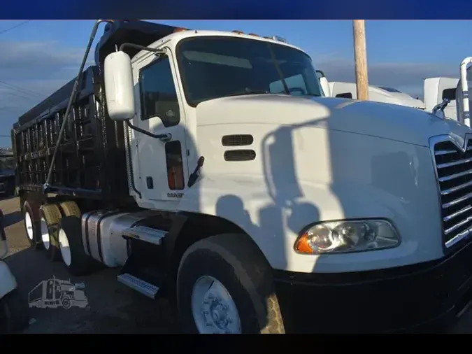 2017 MACK PINNACLE CXU612