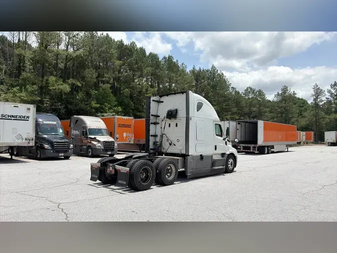 2023 Freightliner Cascadia 126