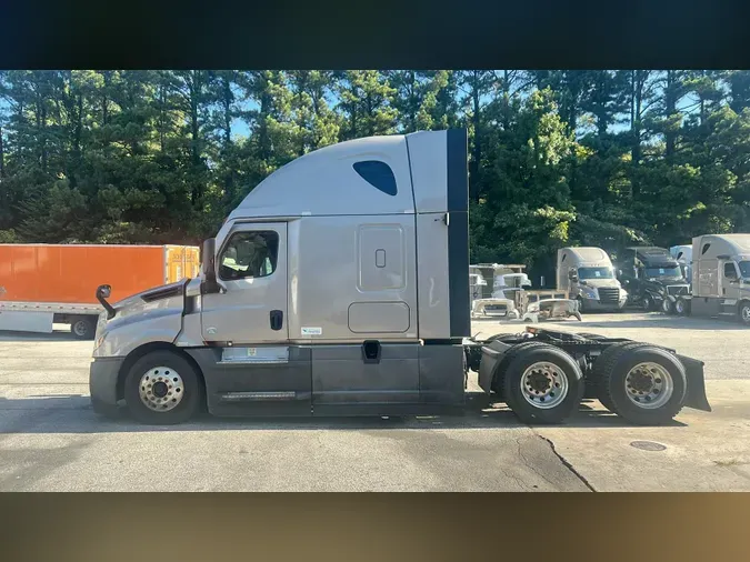 2022 Freightliner Cascadia 126