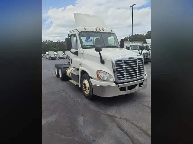 2016 FREIGHTLINER/MERCEDES CASCADIA 125