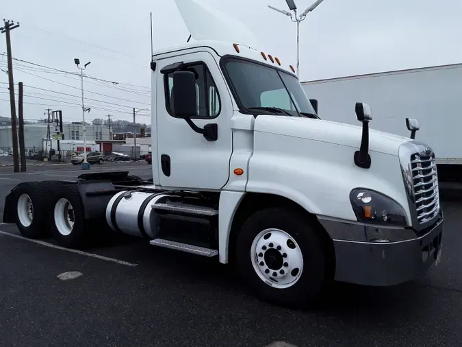 2019 FREIGHTLINER/MERCEDES CASCADIA 125