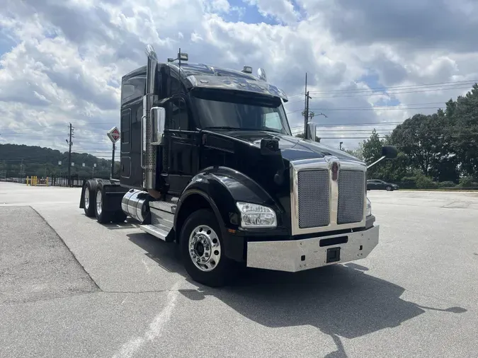2022 Kenworth T880