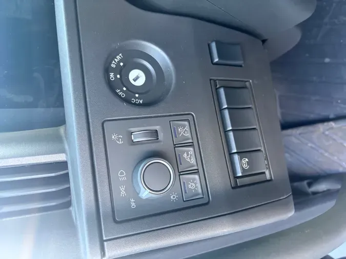 2027 VOLVO TRUCK VNL64TV04