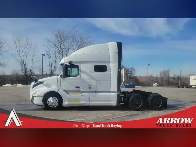 2021 VOLVO VNL740