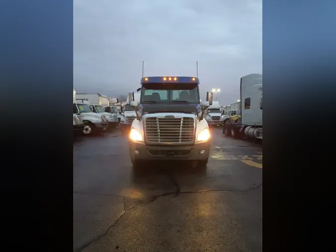 2019 FREIGHTLINER/MERCEDES CASCADIA 125