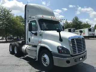 2015 FREIGHTLINER X12564ST