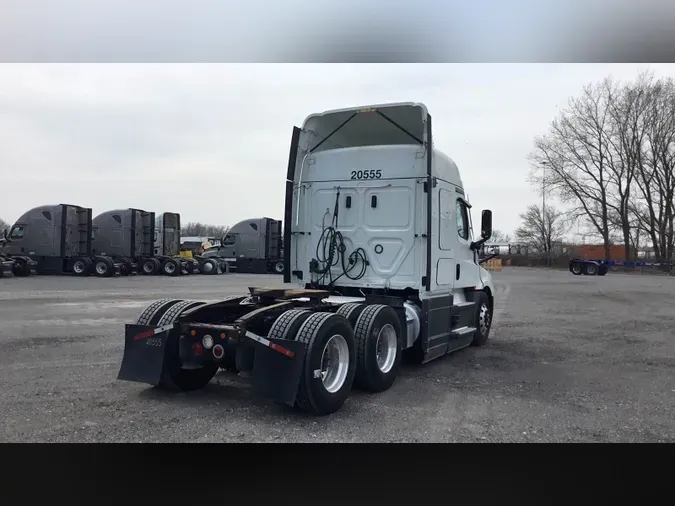 2021 Freightliner Cascadia 126