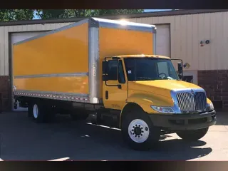 2018 International 4300 SBA 4X2